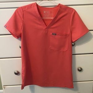 FIGS XS catarina top in coral